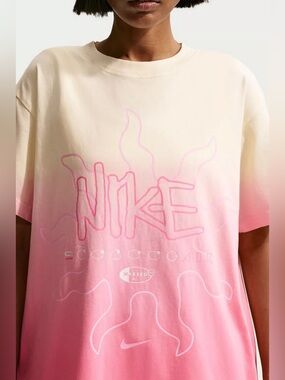 NWT Nike Sportswear Graphic Oversized Short Sleeve Tee